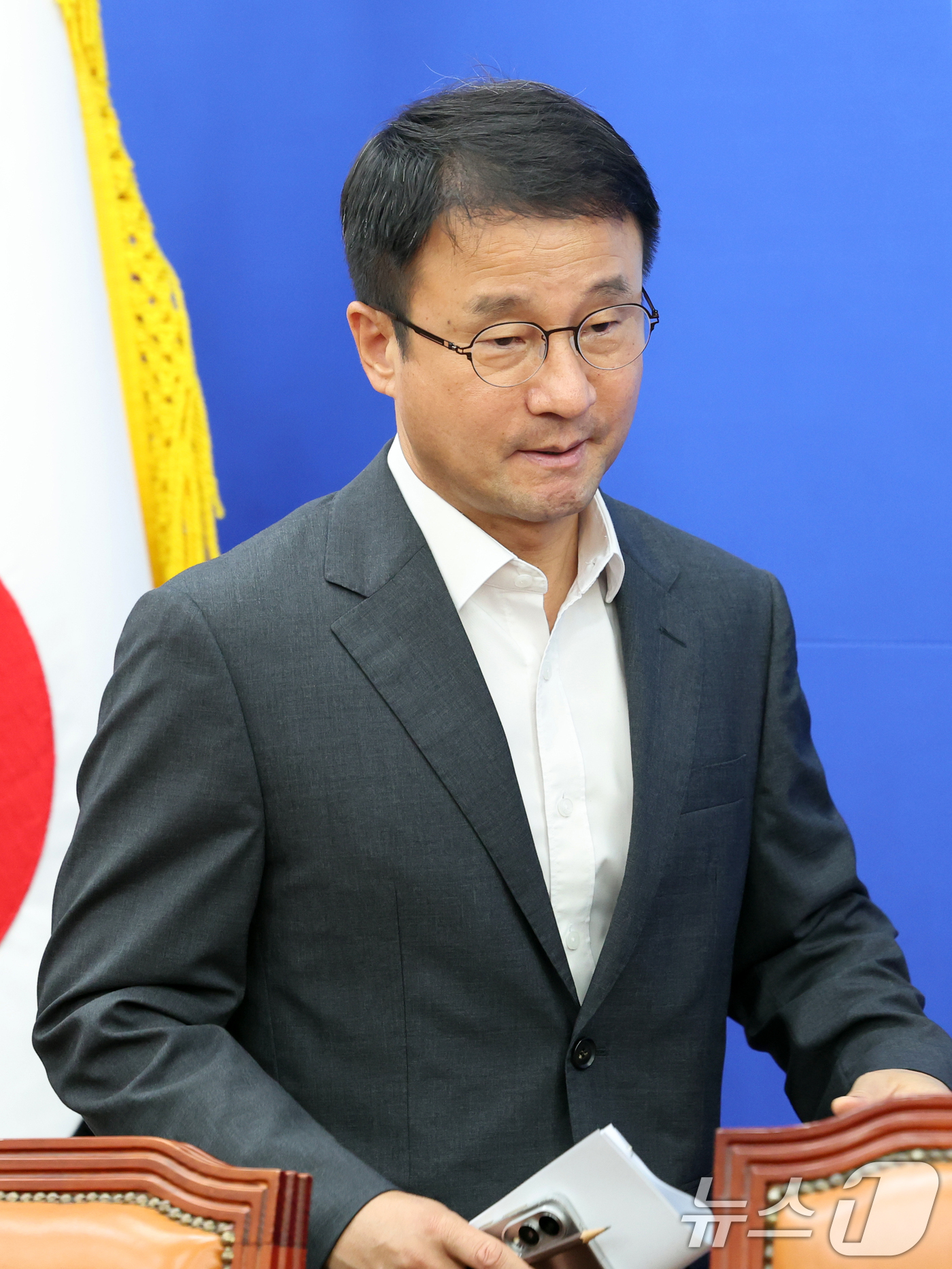 (서울=뉴스1) 황기선 기자 = 한병도 더불어민주당 당대표 직무대행 겸 원내대표가 6일 오전 서울 여의도 국회에서 열린 정책조정회의에 참석하고 있다.  2026.8.6/뉴스1