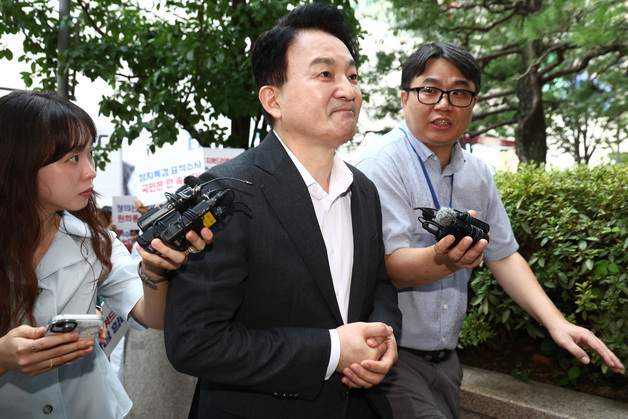 종합특검 2차 피의자 조사 출석하는 원희룡 전 장관