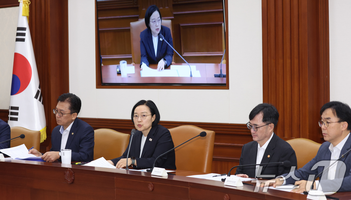 (서울=뉴스1) 김명섭 기자 = 한성숙 국무총리가 6일 오전 서울 종로구 세종대로 정부서울청사에서 열린 국가정책조정회의에서 모두 발언을 하고 있다.  2026.8.6/뉴스1