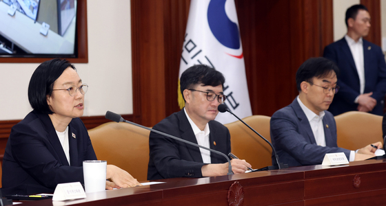 한성숙 총리, 국가정책조정회의 주재