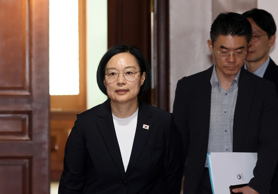 국가정책조정회의 참석하는 한성숙 총리