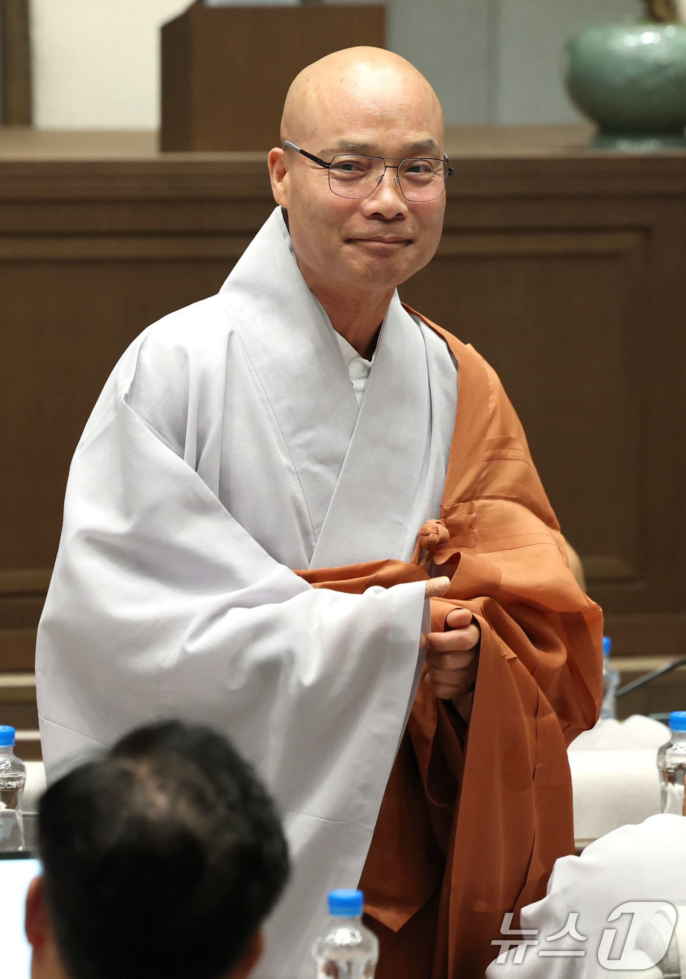 (서울=뉴스1) 이광호 기자 = 선운사 전 주지 경우 스님이 6일 오전 서울 종로구 한국불교역사문화기념관에서 열린 퇴우 정념스님 제38대 대한불교조계종 총무원장 출마선언 기자간담회 …