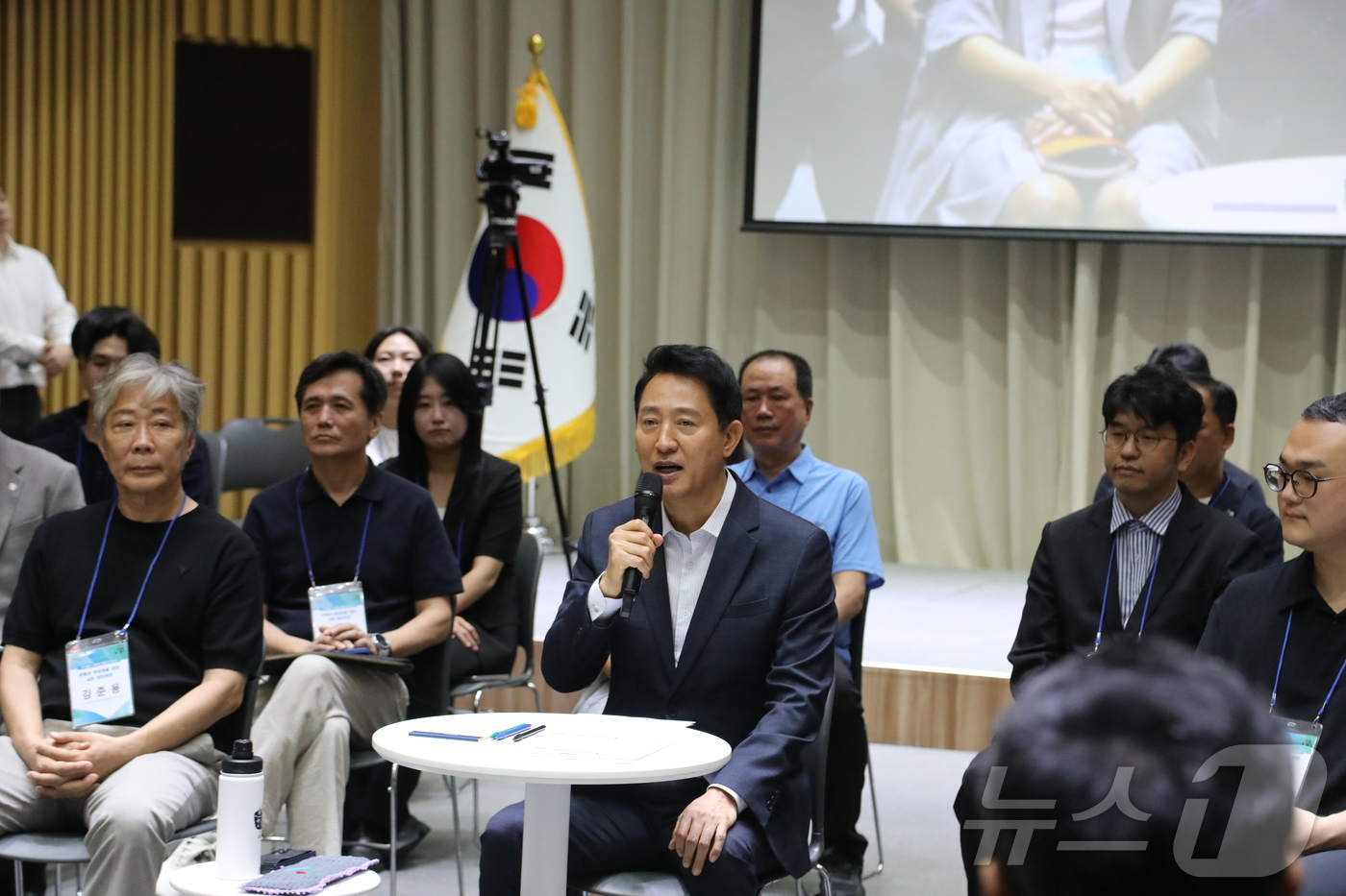 (서울=뉴스1) 김범수 수습기자 = 오세훈 서울시장이 6일 서울 중구 서울시청에서 열린 \'부동산 정상화를 위한 시민 대토론회\'에서 인사말을 하고 있다. 2026.8.6/뉴스1