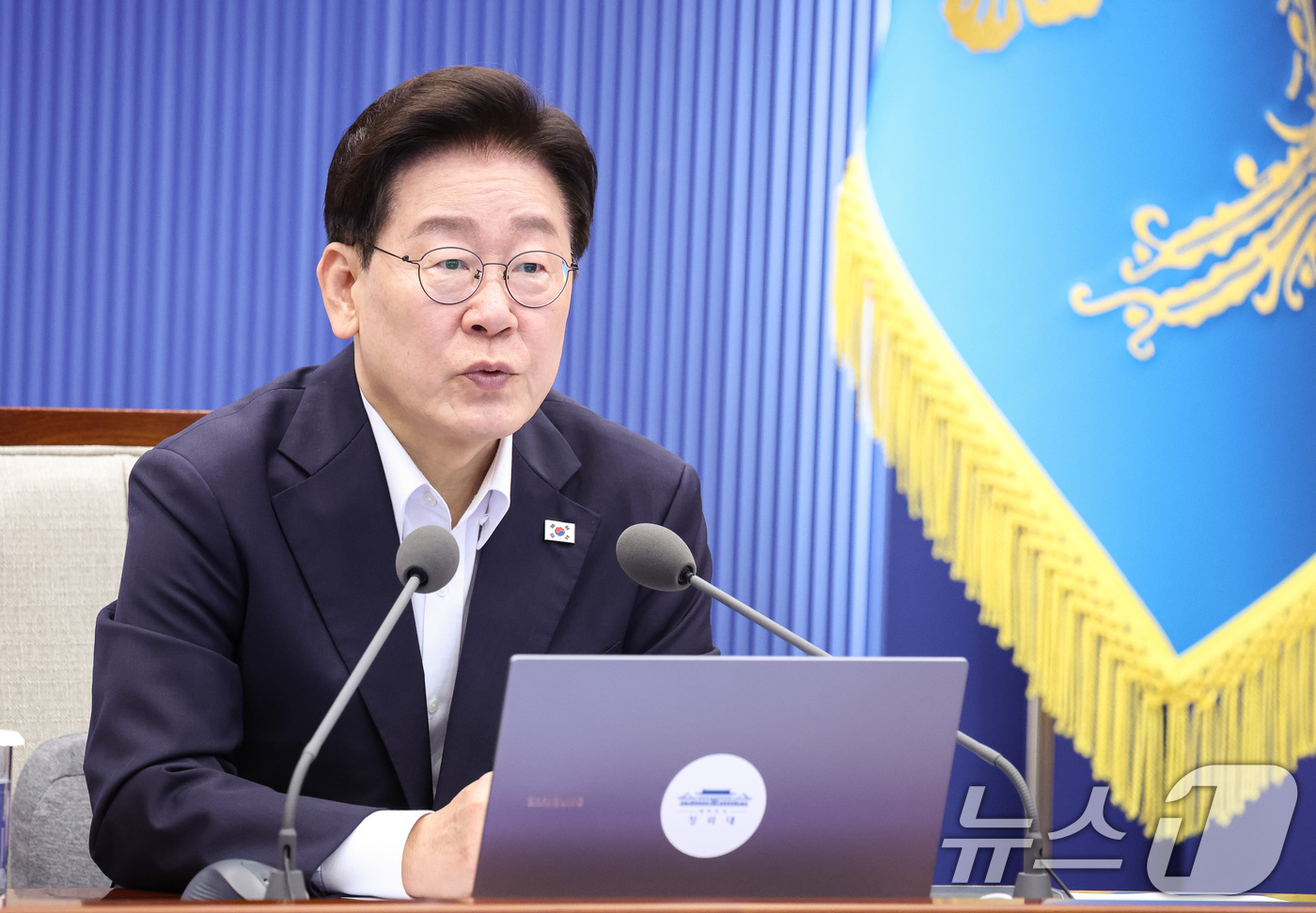 (서울=뉴스1) 이재명 기자 = 이재명 대통령이 6일 청와대에서 열린 수석보좌관회의에서 발언을 하고 있다. (청와대통신사진기자단) 2026.8.6/뉴스1