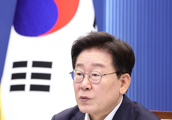 수석보좌관회의 발언하는 이재명 대통령