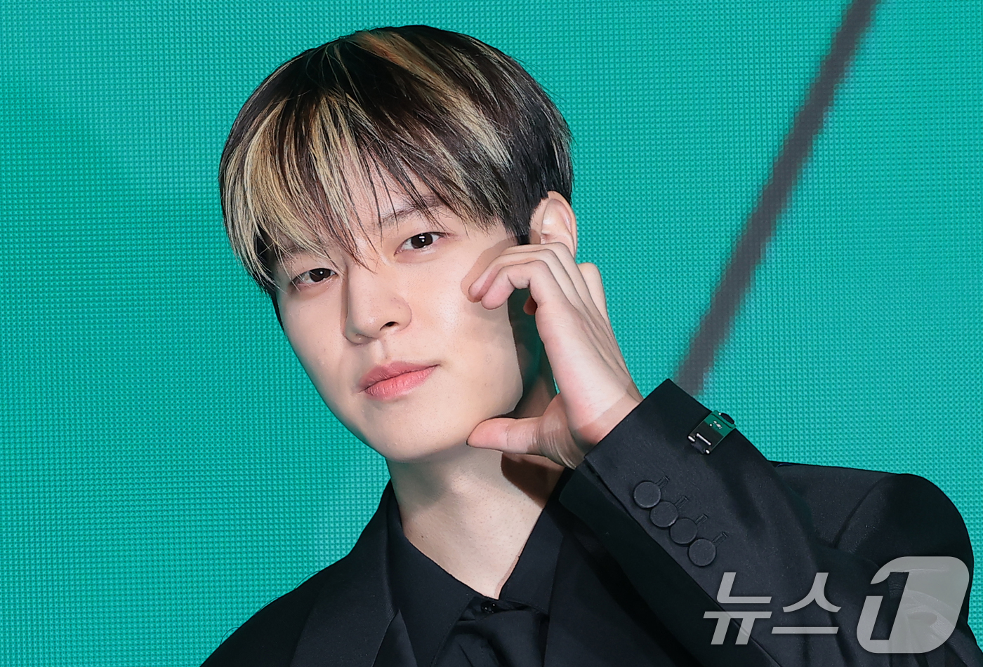 (서울=뉴스1) 권현진 기자 = 그룹 스트레이 키즈(Stray Kids)의 승민이 6일 서울 영등포구 콘래드 서울에서 열린 새 미니앨범 'THIS & THAT'(디스 앤드 댓) 발 …