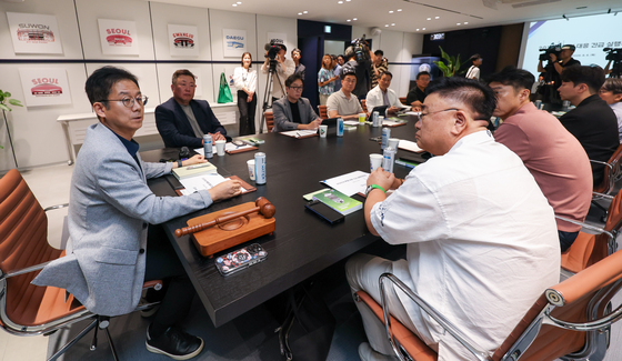폭염 대응 실행위원회 주재하는 KBO 사무총장