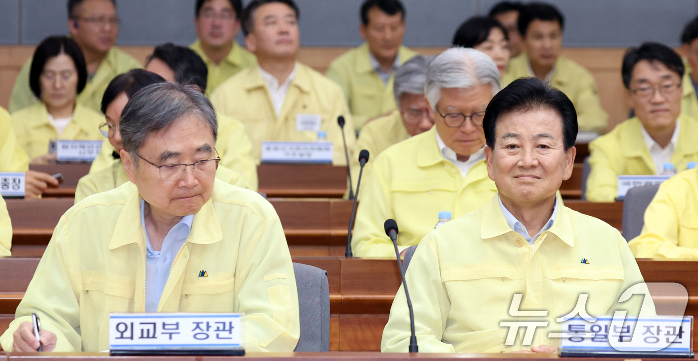 (서울=뉴스1) 김명섭 기자 = 조현 외교부 장관과 정동영 통일부 장관이 6일 오후 서울 종로구 정부서울청사 별관에서 열린 2026년 을지연습 준비보고회의에 참석해 있다. 2026 …