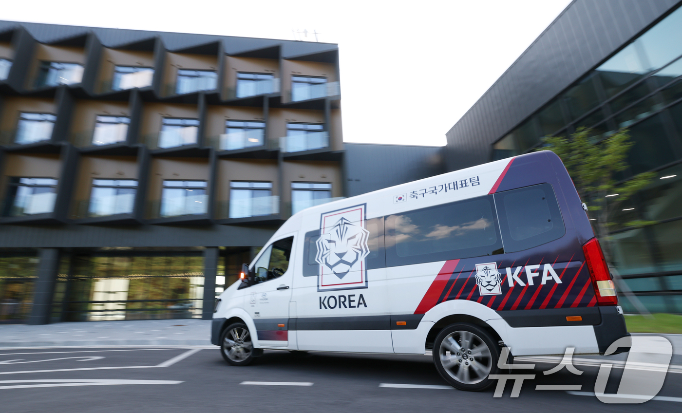 (천안=뉴스1) 김영운 기자 = 경찰이 6일 오전부터 충남 천안에 있는 대한축구협회 사무실과 서울 종로구 축구회관(구 대한축구협회 사무실) 등에 대한 압수수색 영장을 집행하고 있다 …