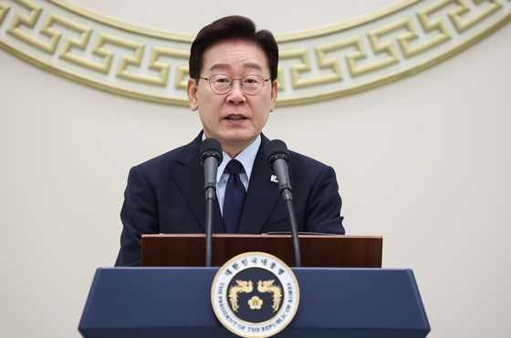 李대통령 "부동산 공급, 기존 사고방식 매달리지 말고 과감히 실천"