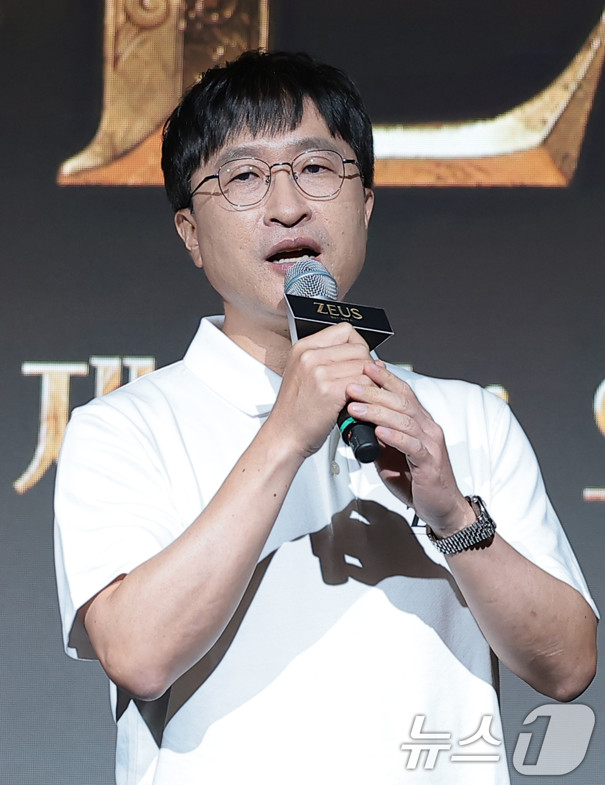 (서울=뉴스1) 권현진 기자 = 남재관 컴투스 대표이사가 7일 서울 종로구 JW 메리어트 동대문 스퀘어 서울에서 열린 컴투스서 환영사를 하고 있다. 2026.8.7/뉴스1