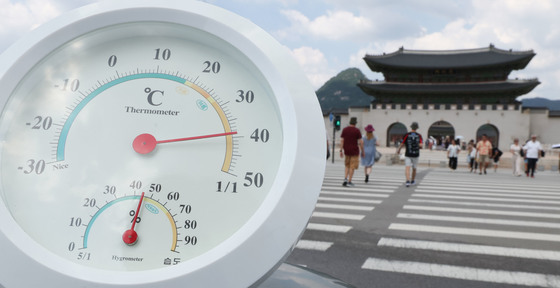 역대급 뜨거운 '입추' 서울 40도…전국이 끓었다(종합)