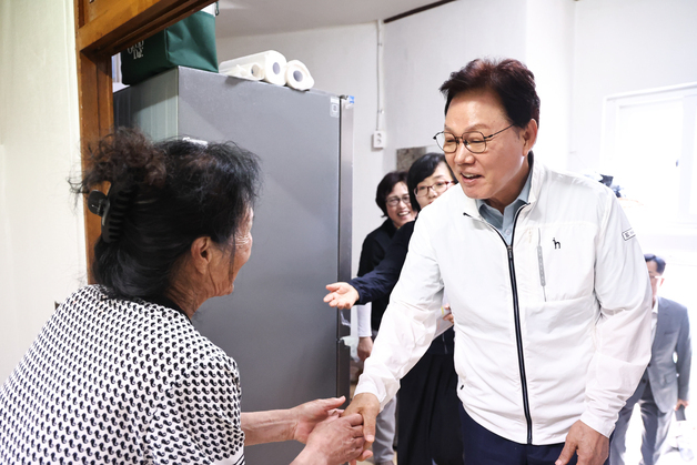 박완수 경남지사, 주거 취약지·이동노동자 쉼터 찾아 폭염 대응 점검