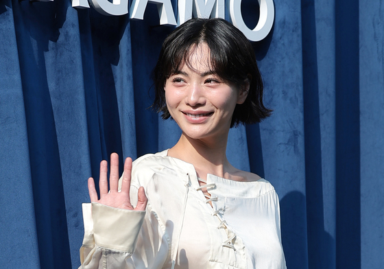 나나, 예쁜 인사