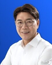 본문 이미지 - 이재관 국회의원 ⓒ 뉴스1