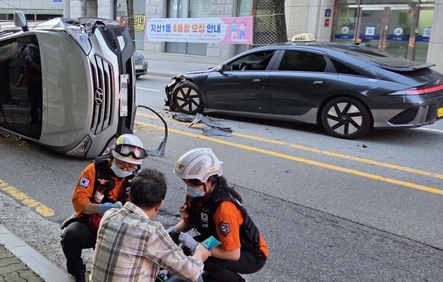 광주 동구 지산동서 SUV·택시 충돌…인명피해 없어