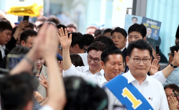 민주당 제주합동연설회 입장하는 당대표 후보들