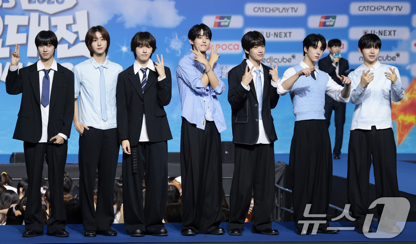 (고양=뉴스1) 권현진 기자 = 아이딧이 9일 경기도 고양시 일산 킨텍스에서 열린 ‘2026 SBS 가요대전 Summer’ 블루카펫 행사에 참석해 포즈를 취하고 있다. 2026.8 …