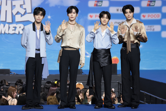 제로베이스원, 가요대전 출격