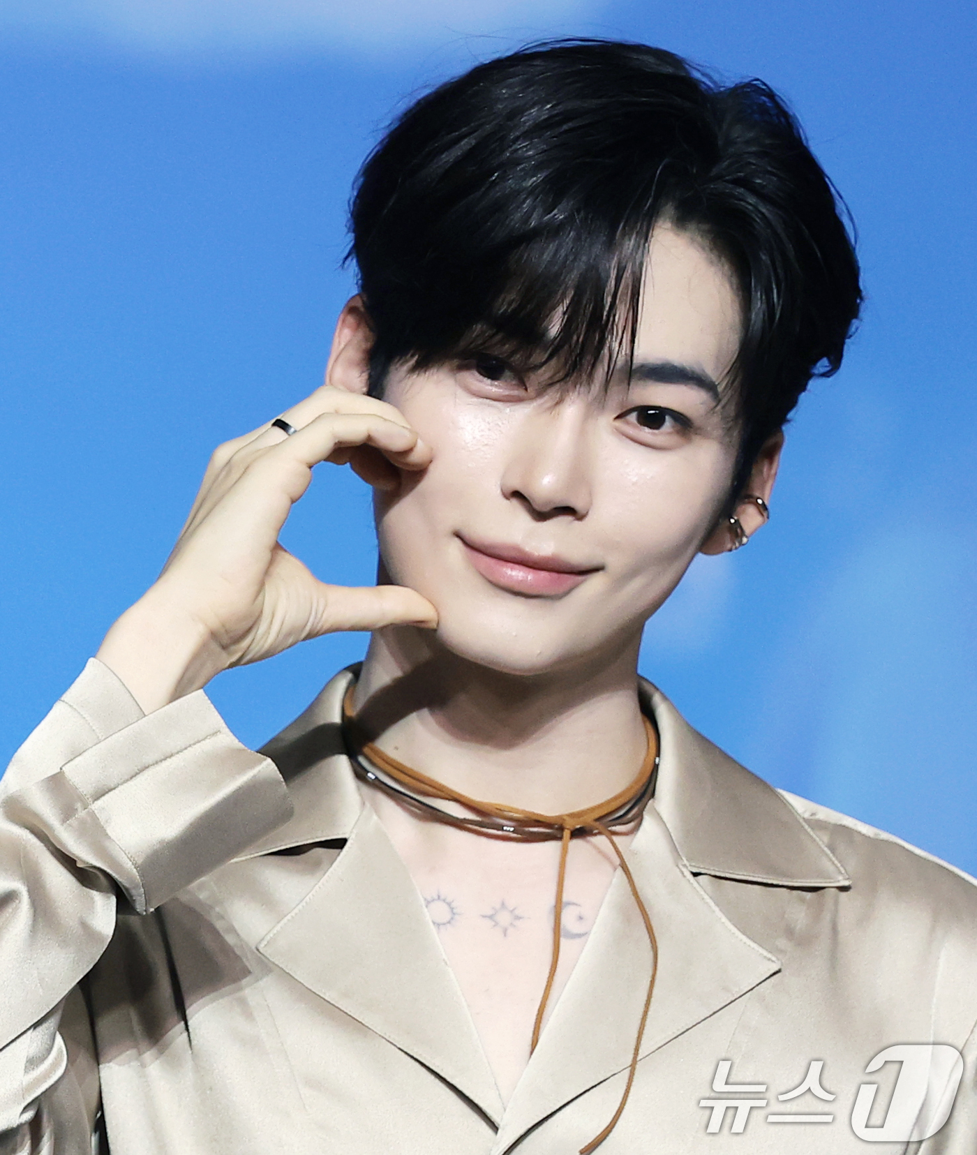 (고양=뉴스1) 권현진 기자 = 제로베이스원 성한빈이 9일 경기도 고양시 일산 킨텍스에서 열린 ‘2026 SBS 가요대전 Summer’ 블루카펫 행사에 참석해 포즈를 취하고 있다. …