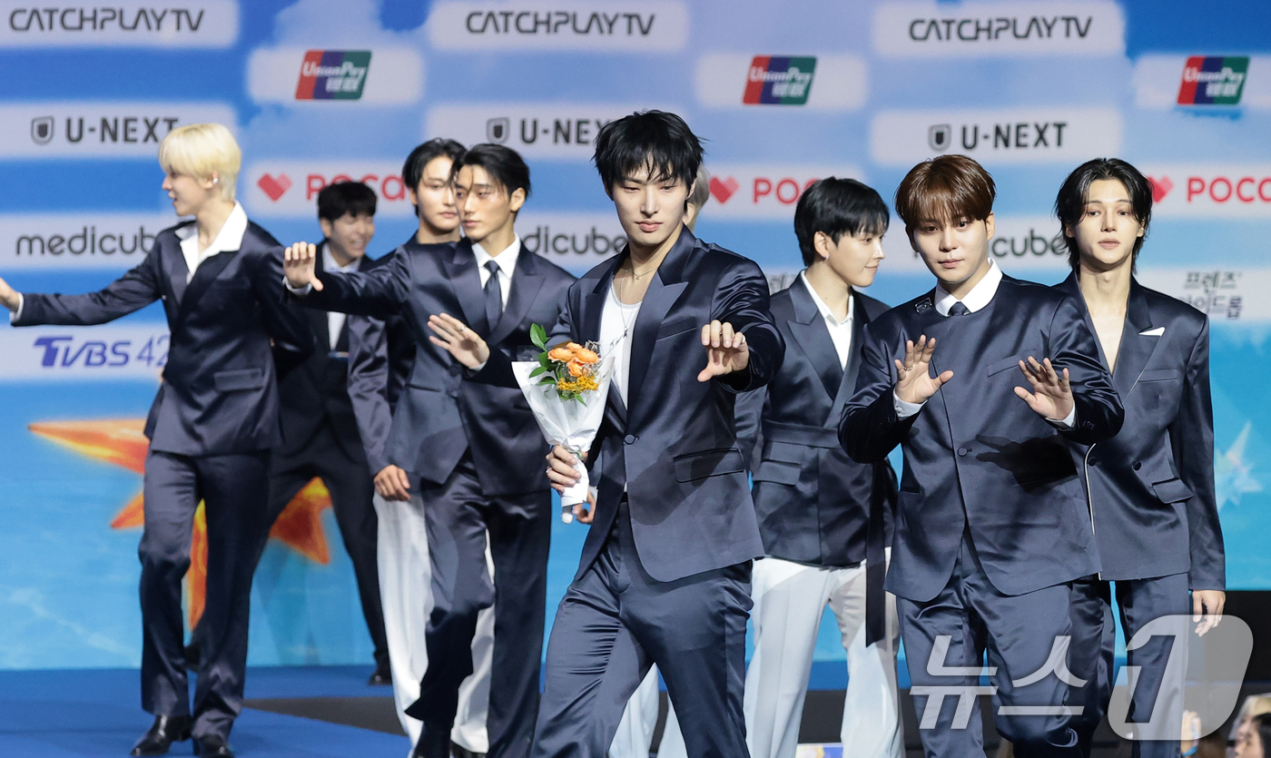 (고양=뉴스1) 권현진 기자 = 에이티즈가 9일 경기도 고양시 일산 킨텍스에서 열린 ‘2026 SBS 가요대전 Summer’ 블루카펫 행사에 참석하고 있다. 2026.8.9/뉴스1 …