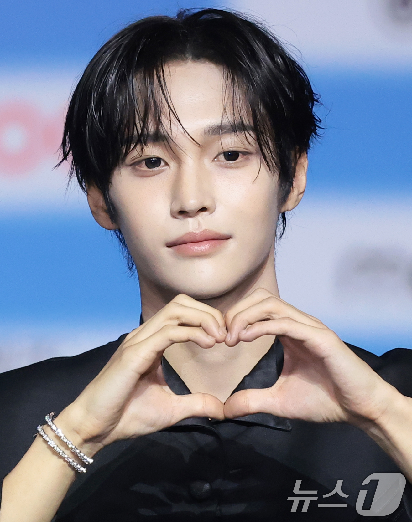 (고양=뉴스1) 권현진 기자 = 라이즈 원빈이 9일 경기도 고양시 일산 킨텍스에서 열린 ‘2026 SBS 가요대전 Summer’ 블루카펫 행사에 참석해 포즈를 취하고 있다. 202 …