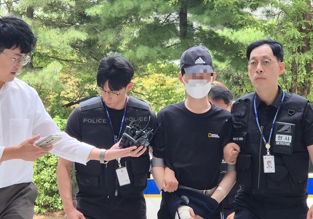 말다툼 하던 40대 친모 살해한 10대, 강아지까지 목졸라 죽였다