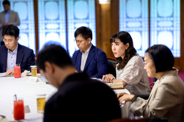 "정주여건 개선부터" "홍보는 숏폼"…청년인턴 아이디어 정책에 담는다