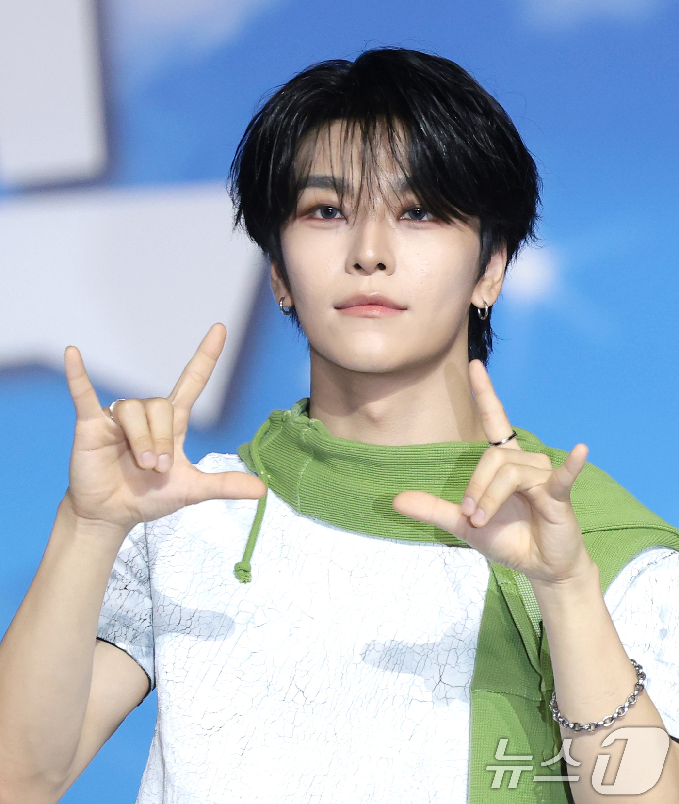 (고양=뉴스1) 권현진 기자 = 알파드라이브원 씬롱이 9일 경기도 고양시 일산 킨텍스에서 열린 ‘2026 SBS 가요대전 Summer’ 블루카펫 행사에 참석해 포즈를 취하고 있다. …
