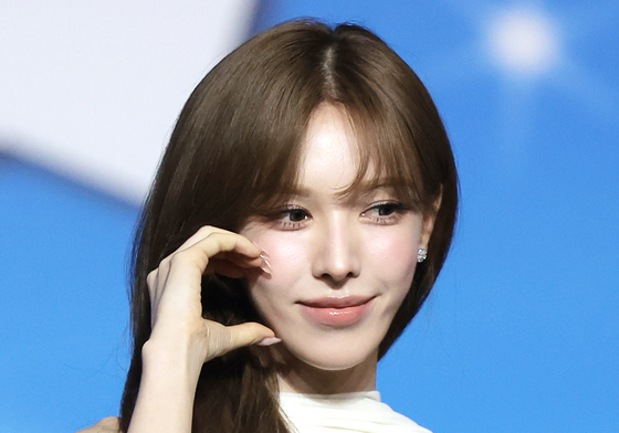 '뼈말라' 웬디, 브이라인