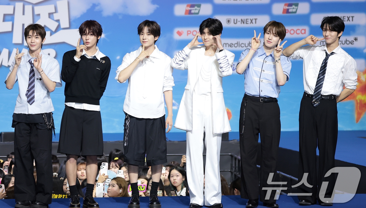 (고양=뉴스1) 권현진 기자 = NCT 위시가 9일 경기도 고양시 일산 킨텍스에서 열린 ‘2026 SBS 가요대전 Summer’ 블루카펫 행사에 참석해 포즈를 취하고 있다. 202 …