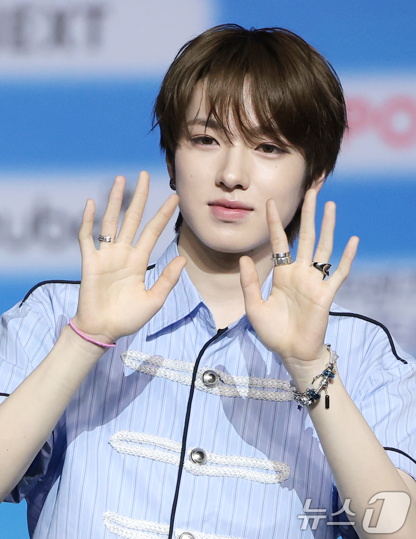 (고양=뉴스1) 권현진 기자 = NCT 위시 사쿠야가 9일 경기도 고양시 일산 킨텍스에서 열린 ‘2026 SBS 가요대전 Summer’ 블루카펫 행사에 참석해 포즈를 취하고 있다. …