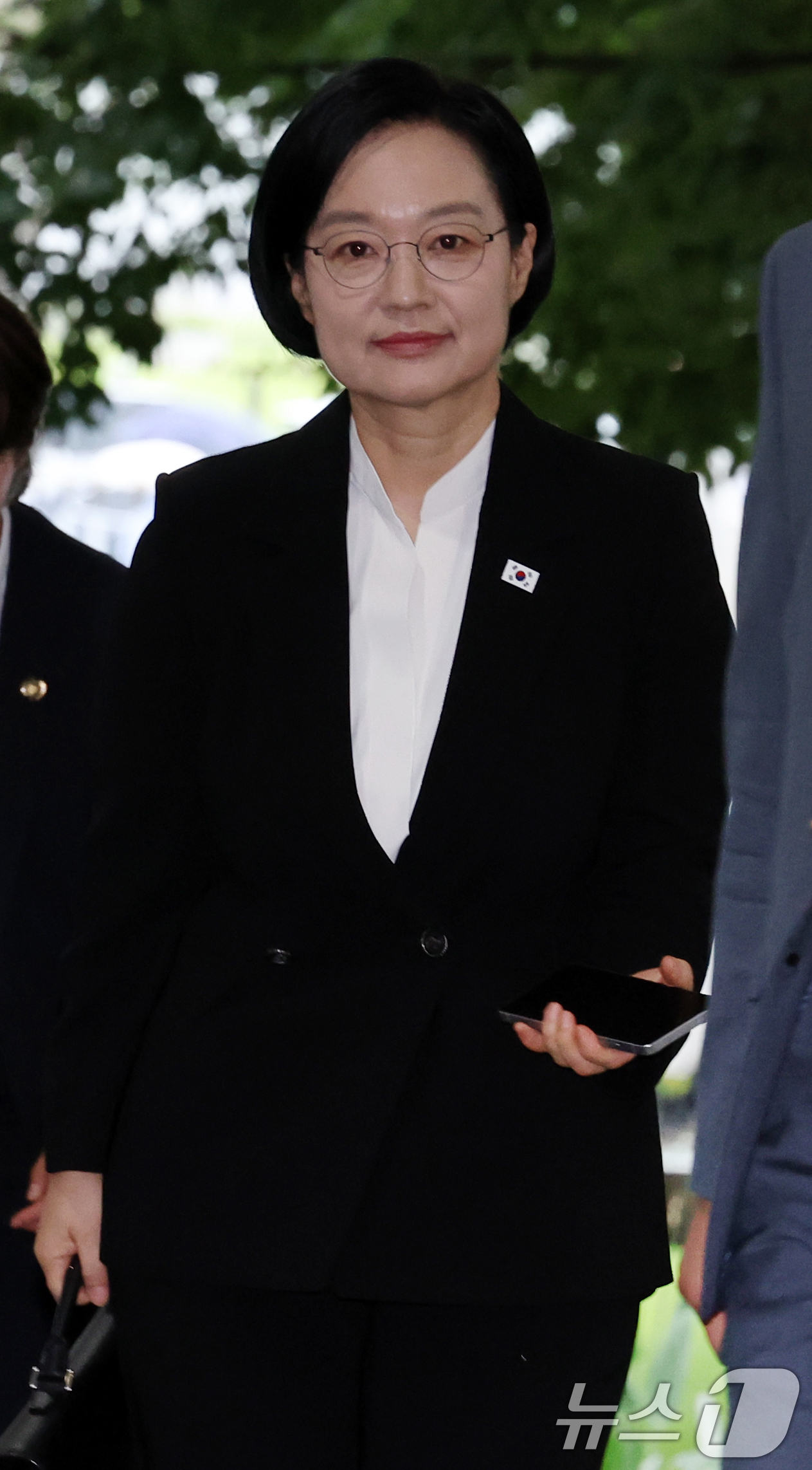 (서울=뉴스1) 이종덕 기자 = 한성숙 국무총리가 1일 서울 종로구 정부서울청사로 출근하고 있다. 2026.9.1/뉴스1