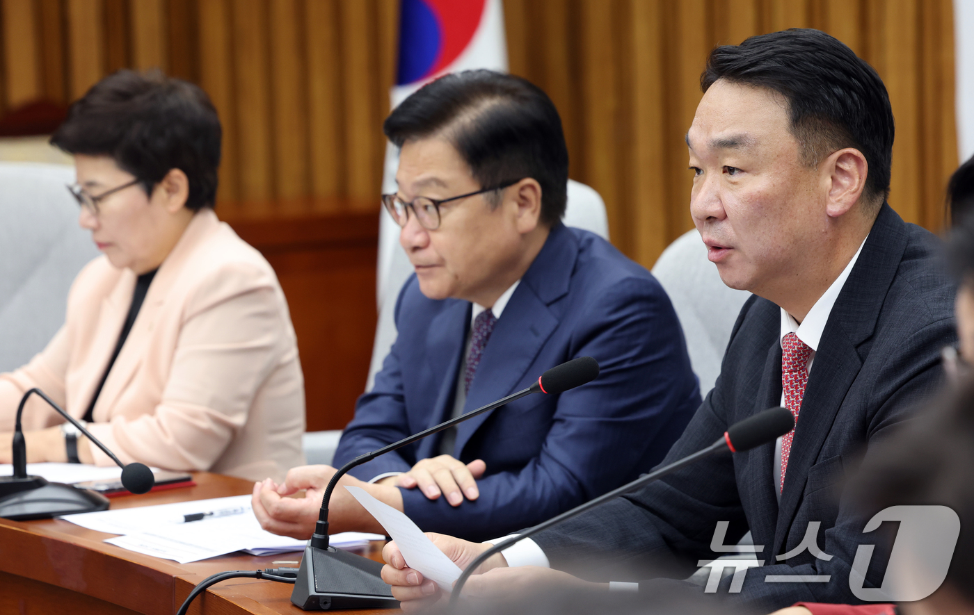 (서울=뉴스1) 황기선 기자 = 정희용 국민의힘 사무총장이 1일 오전 서울 여의도 국회에서 열린 원내대책회의에서 발언을 하고 있다.  2026.9.1/뉴스1