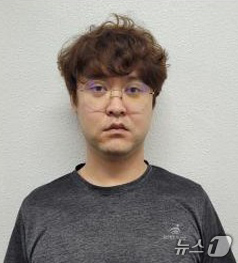(서울=뉴스1) = 경북경찰청이 1일 경산 주거지에서 중국인 유학생을 살해한 뒤 시신을 훼손·유기한 혐의를 받는 정창성(31)의 신상을 홈페이지에 공개했다. (경북경찰청 제공. 재 …