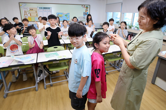 "키 크는 주사 아닙니다"…성장호르몬 처방 1600억, 칼 빼든 정부