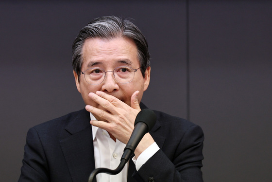 '親가상자산' 기대했는데 남은 건 지분 규제…김용범 사퇴에 업계 '촉각'