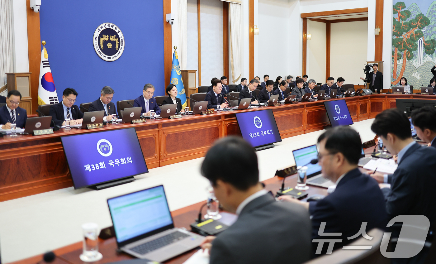 (서울=뉴스1) 이재명 기자 = 이재명 대통령이 1일 청와대에서 열린 국무회의에서 발언하고 있다. 2026.9.1/뉴스1
