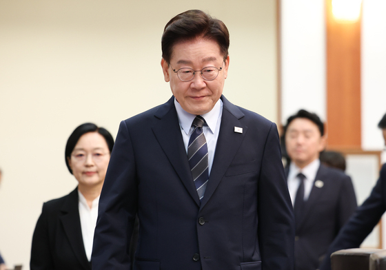 부쩍 잦아진 李대통령 SNS…靑이 밝힌 배경은 '지지율과 오해'