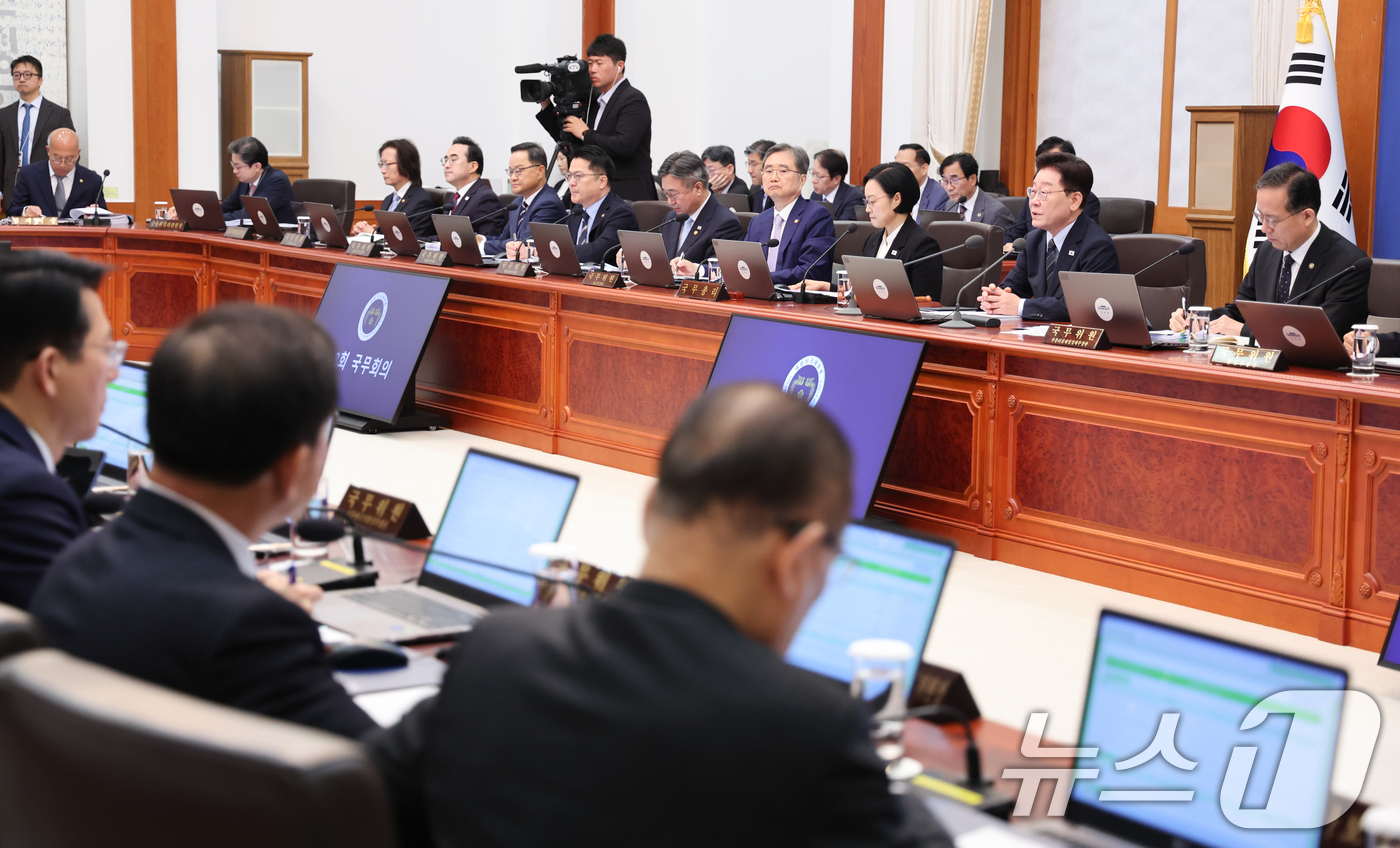(서울=뉴스1) 이재명 기자 = 이재명 대통령이 1일 청와대에서 열린 국무회의에서 발언하고 있다. 2026.9.1/뉴스1