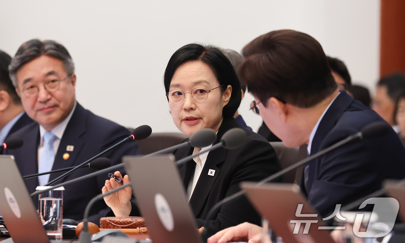 (서울=뉴스1) 이재명 기자 = 한성숙 국무총리가 1일 청와대에서 열린 국무회의에서 발언하고 있다. 2026.9.1/뉴스1