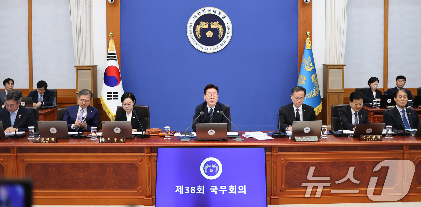 (서울=뉴스1) 이재명 기자 = 이재명 대통령이 1일 청와대에서 열린 국무회의에서 발언하고 있다. 2026.9.1/뉴스1