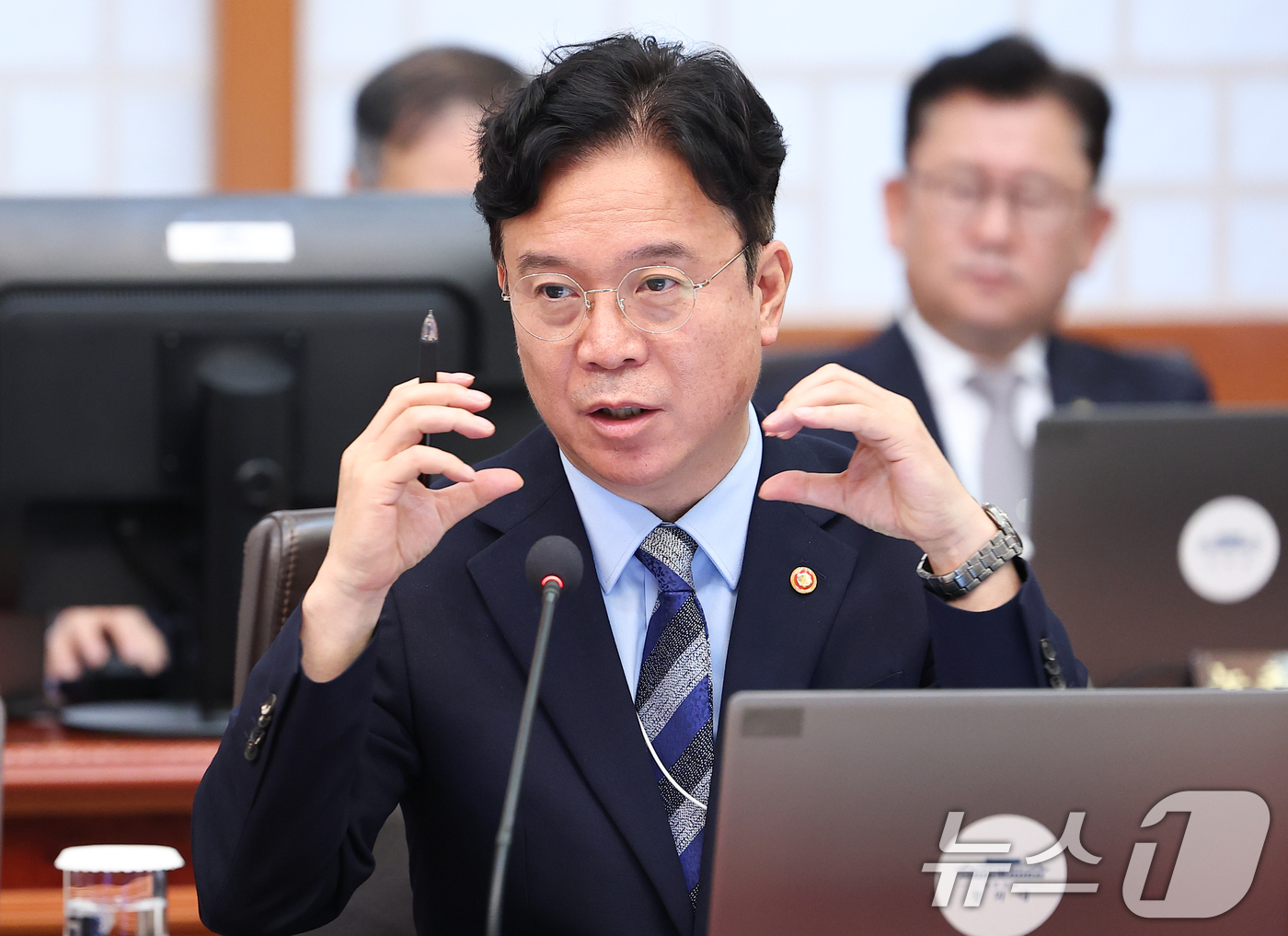 (서울=뉴스1) 이재명 기자 = 김영훈 고용노동부 장관이 1일 청와대에서 열린 국무회의에서 발언하고 있다. 2026.9.1/뉴스1