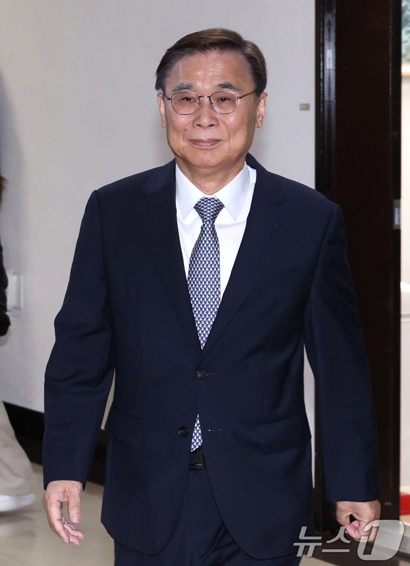 (서울=뉴스1) 국회사진기자단 = 이종석 국가정보원장이 1일 서울 여의도 국회에서 열린 정보위원회 전체회의에 출석하고 있다. 2026.9.1/뉴스1