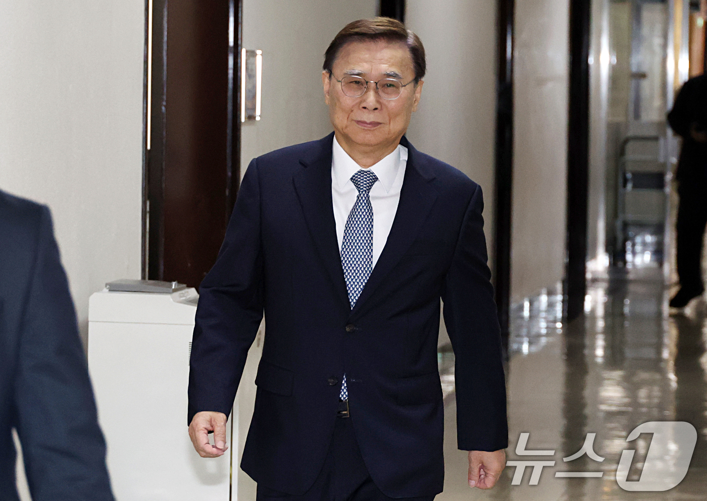 (서울=뉴스1) 국회사진기자단 = 이종석 국가정보원장이 1일 서울 여의도 국회에서 열린 정보위원회 전체회의에 출석하고 있다. 2026.9.1/뉴스1