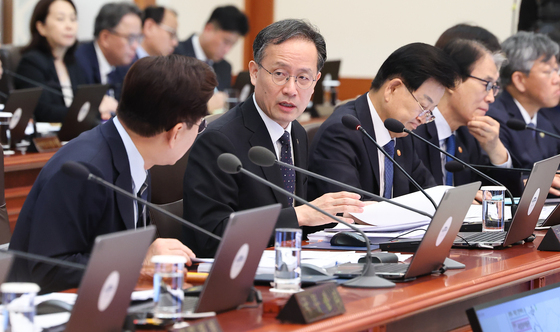 비거주 1주택 종부세 공제 '12억 유지'…반발 여론에 한 달 만에 원복