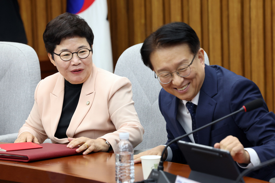 與野 정책위원회 '화기애애'