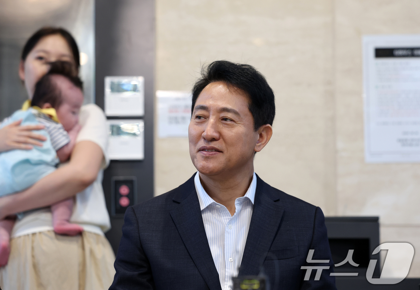 (서울=뉴스1) 최지환 기자 = 오세훈 서울시장이 1일 서울 송파구 잠실르엘에서 신혼부부 장기전세주택 미리내집 현장 간담회를 하고 있다. (공동취재) 2026.9.1/뉴스1