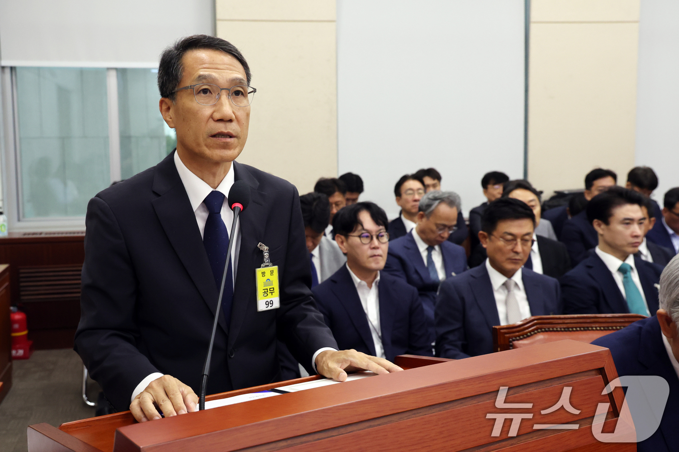 (서울=뉴스1) 황기선 기자 = 유재성 경찰청장 직무대행이 1일 오전 서울 여의도 국회에서 열린 행정안전위원회 전체회의에서 인사말을 하고 있다.  2026.9.1/뉴스1