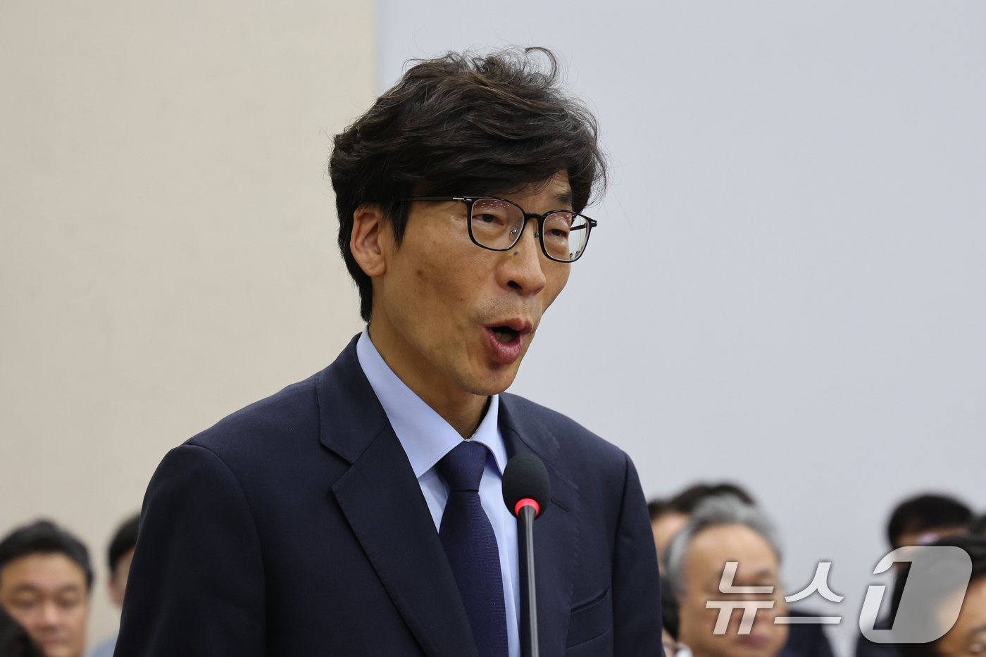 (서울=뉴스1) 황기선 기자 = 송상교 진실·화해를 위한 과거사 정리위원장이 1일 오전 서울 여의도 국회에서 열린 행정안전위원회 전체회의에서 인사말을 하고 있다.  2026.9.1 …